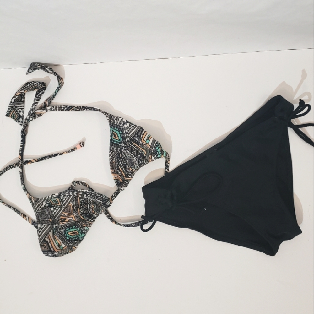 🦊 Roxy 2 peice string bikini bathingsuit
